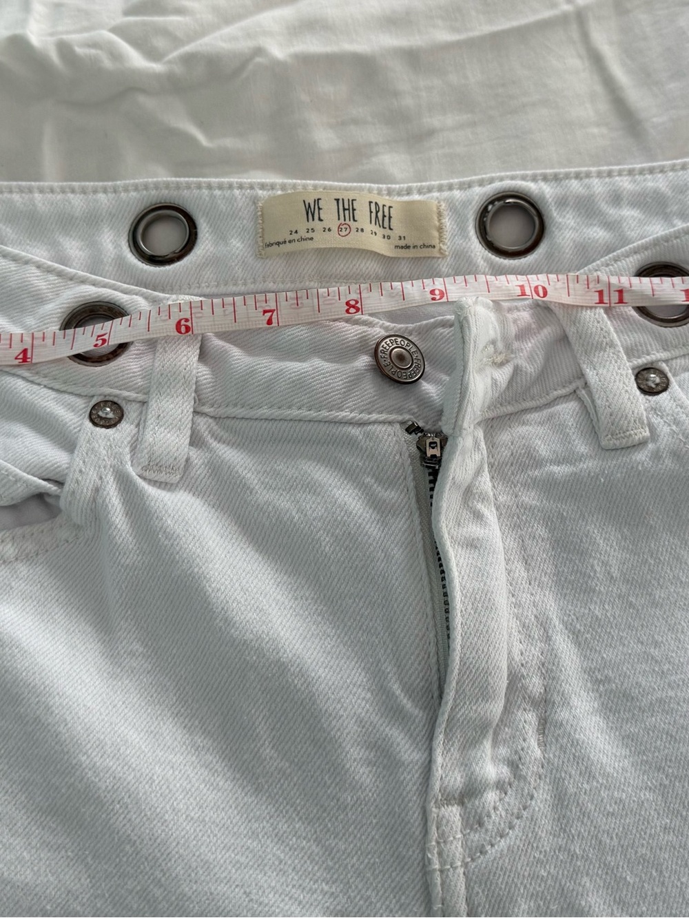 White Flared Jeans/ Free People - Picture 4 of 8